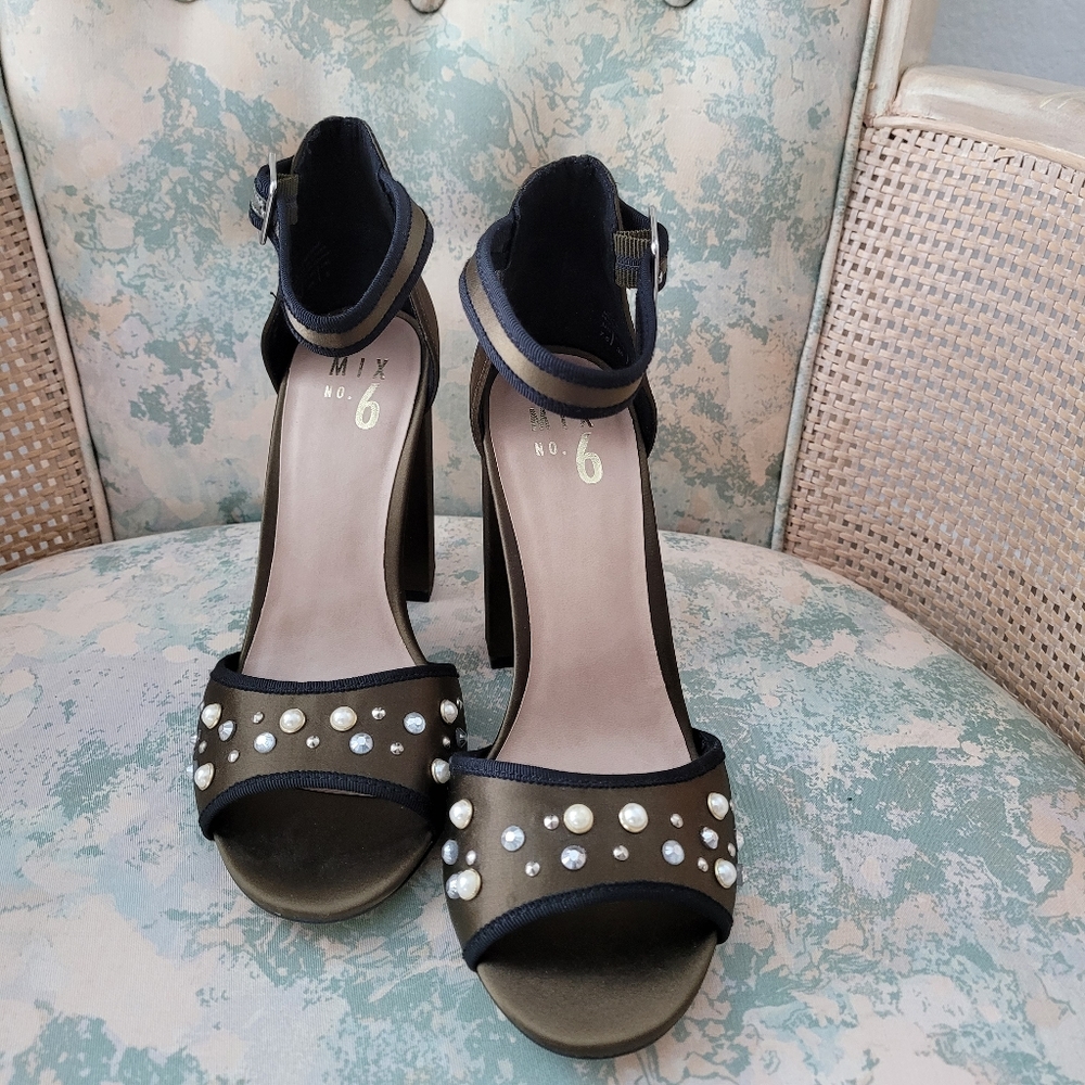 New Olive Green Ankle Strap Pumps with Pearls/Crystals sz 7.5